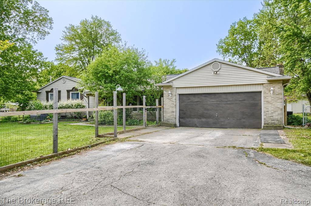 Gaines Vlg, MI 48436,11305 Cook Road