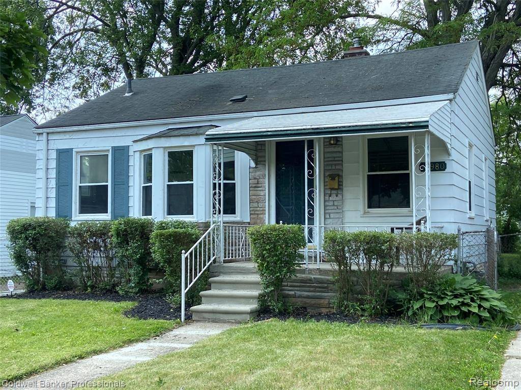 Grosse Pointe, MI 48225,18980 Roscommon Street