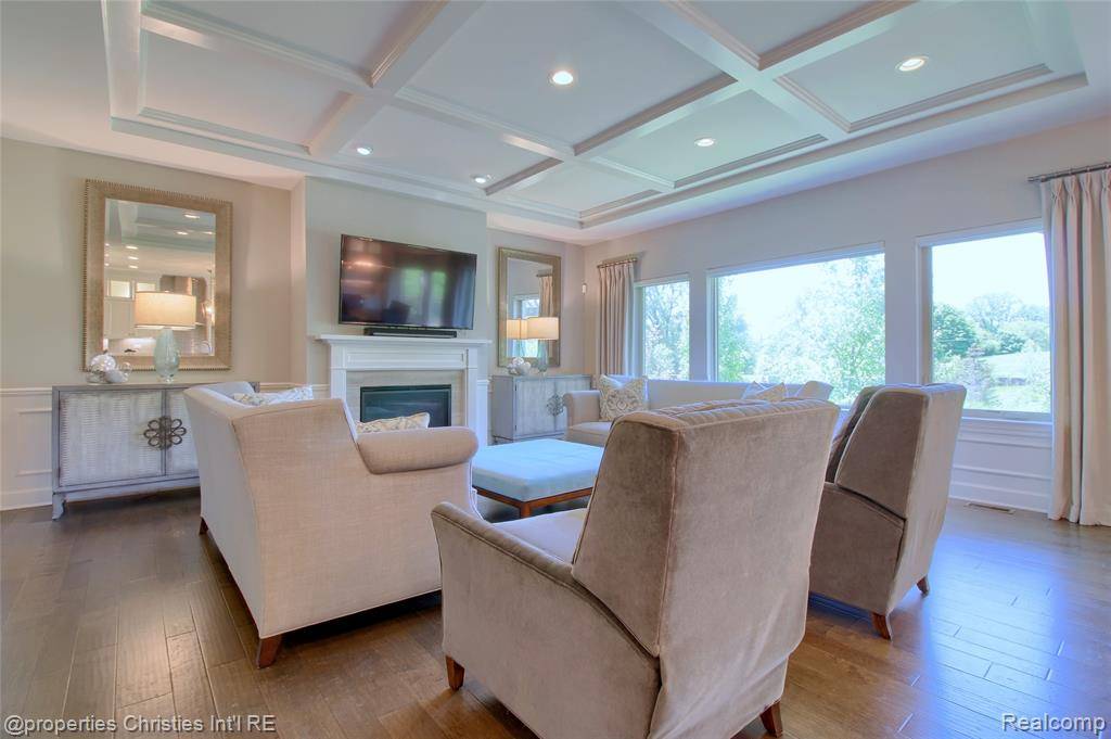 Northville, MI 48168,49062 Honey Tree Court
