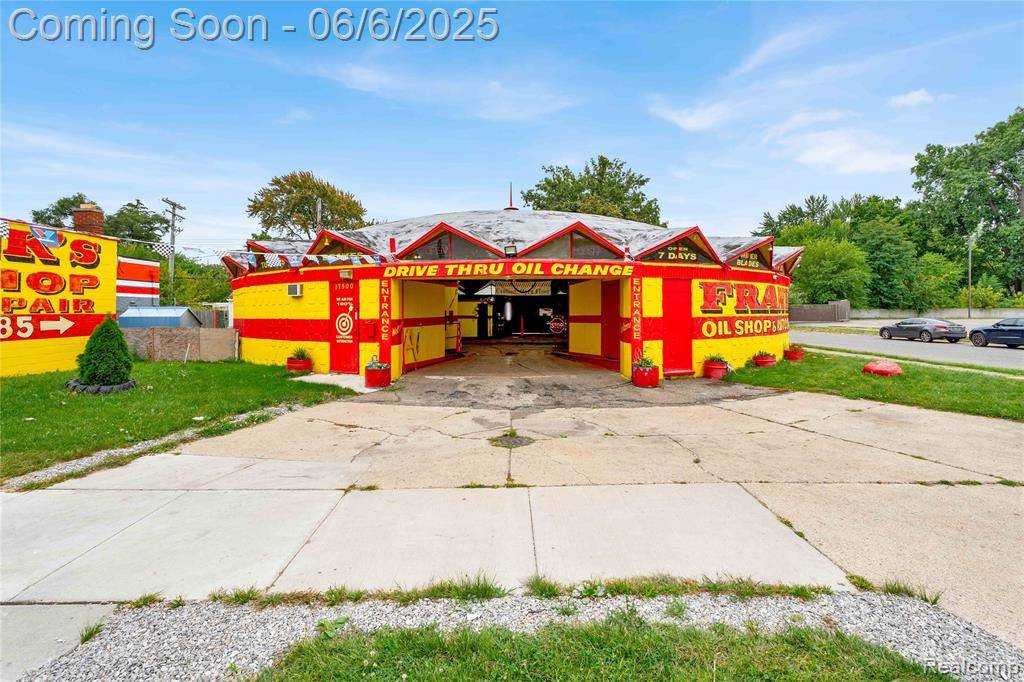 Detroit, MI 48224,17500 E Warren Avenue