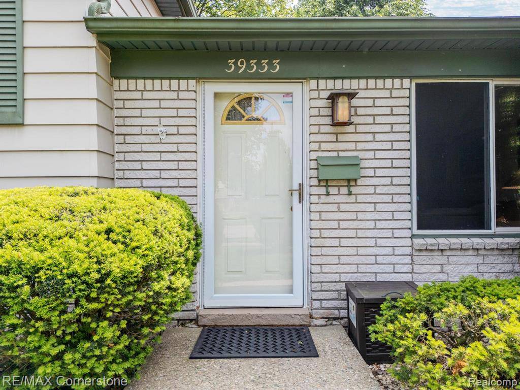 Westland, MI 48186,39333 Cheshire Street