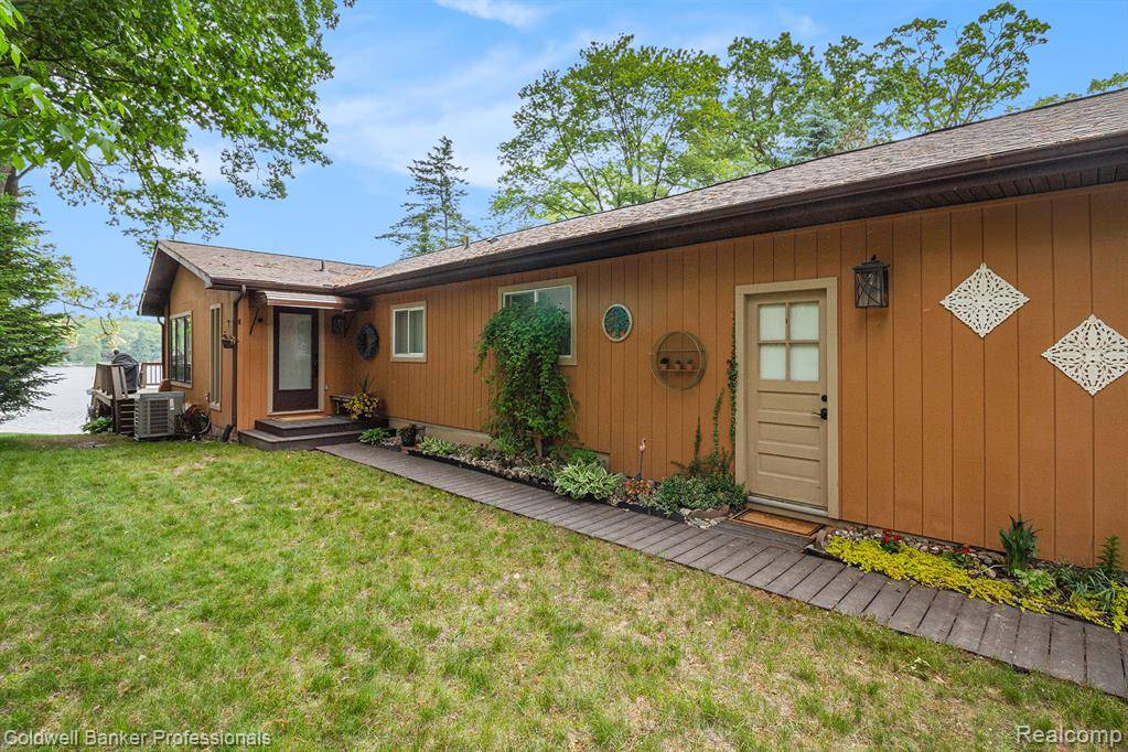 Brighton, MI 48114,1704 Clark Lake Road