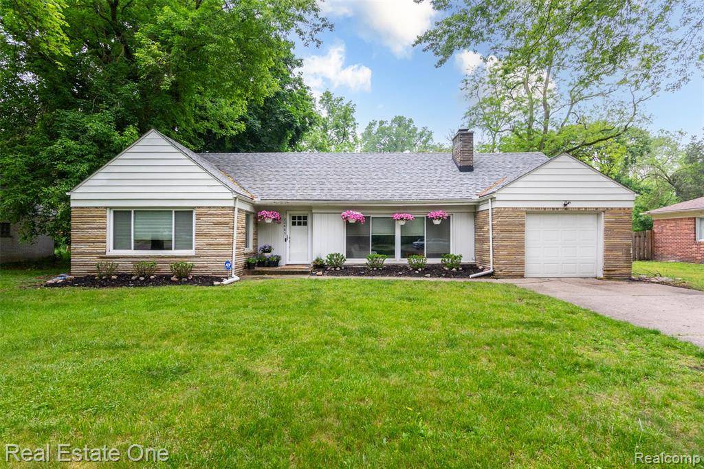 Southfield, MI 48033,22485 Fairway Drive