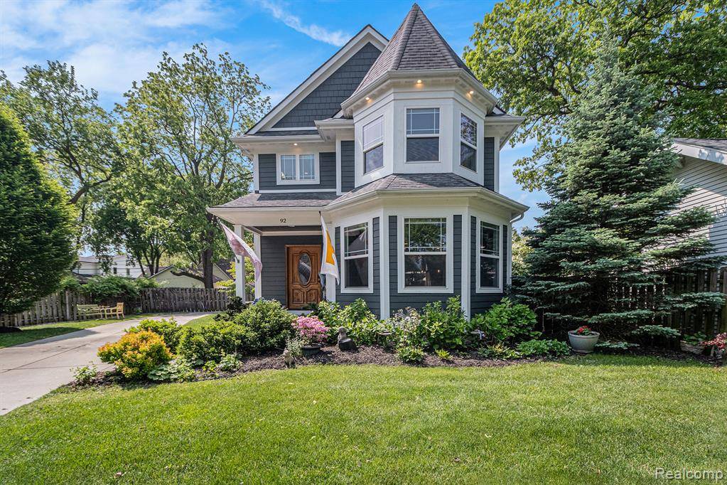 Pleasant Ridge, MI,92 Kensington Boulevard