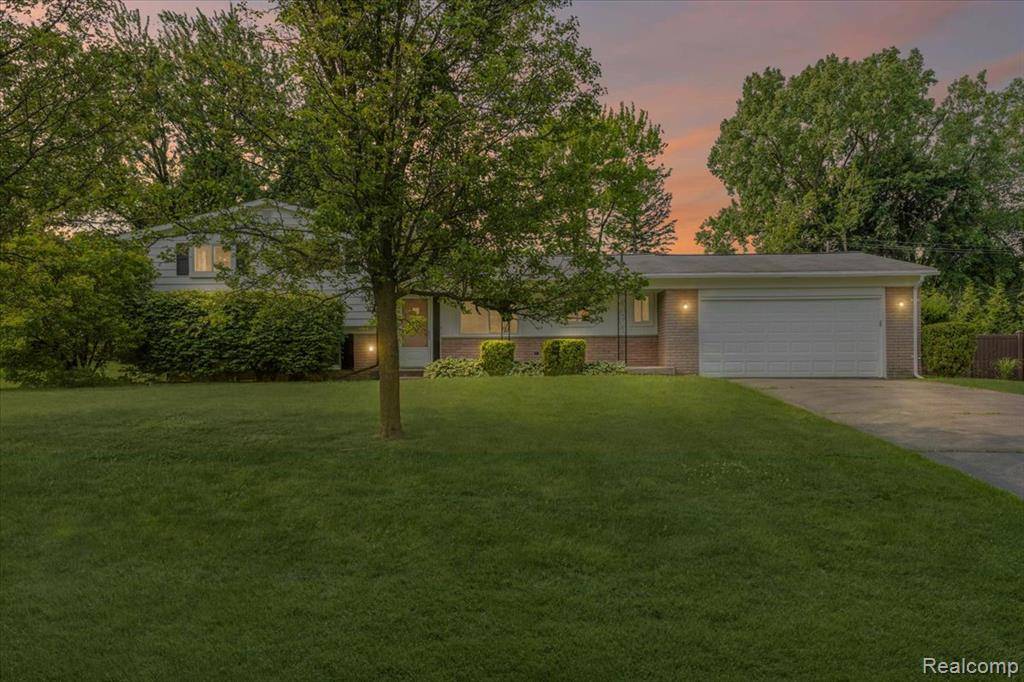 Farmington, MI 48328,2985 Lacota Road
