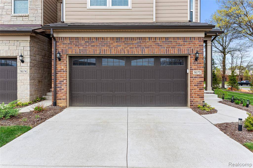 Walled Lake, MI 48390,1675 ADDISON Circle