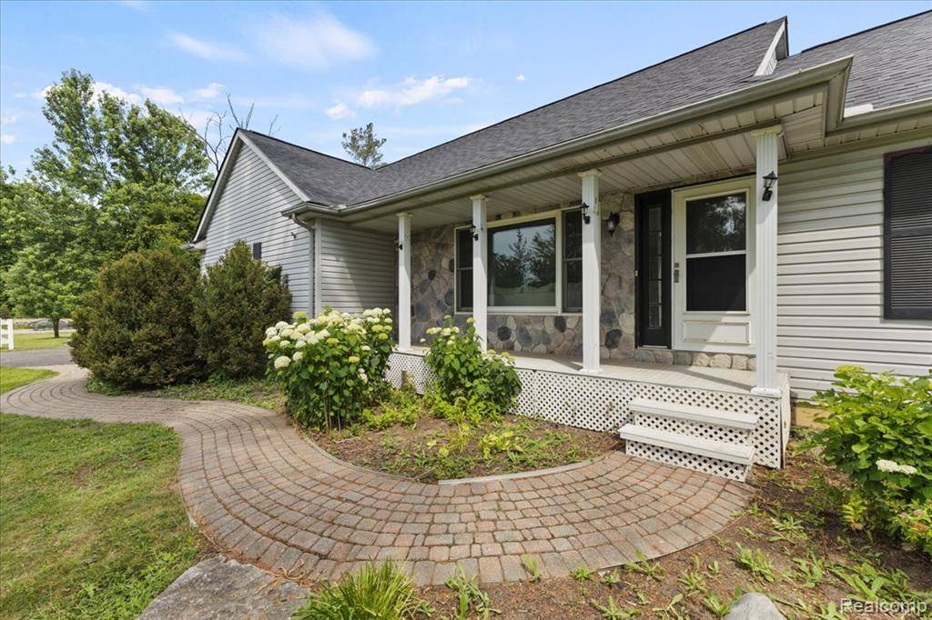Ortonville, MI 48462,145 E Huff Lake Court