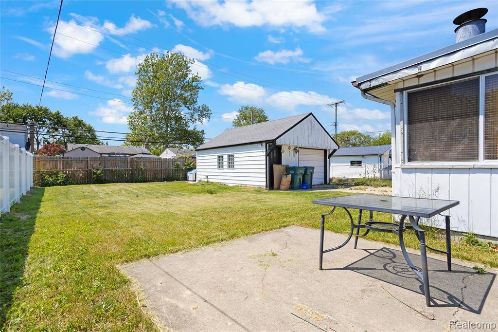 Lincoln Park, MI 48146,3310 Helen Avenue