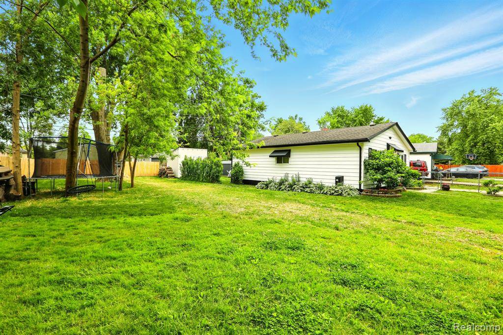Pontiac, MI 48340,201 Parkdale Avenue