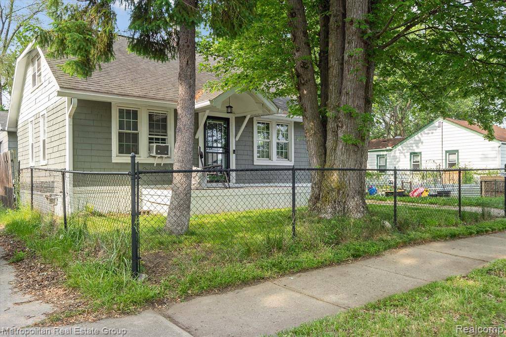 Livonia, MI 48152,27530 Long Street