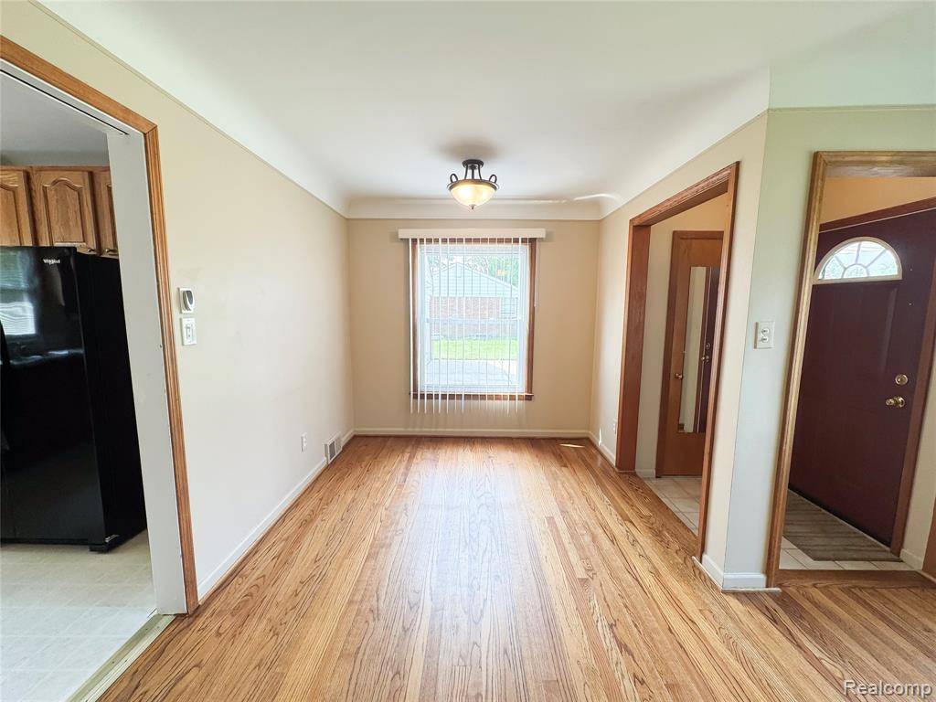 Livonia, MI 48154,14360 Hillcrest Street