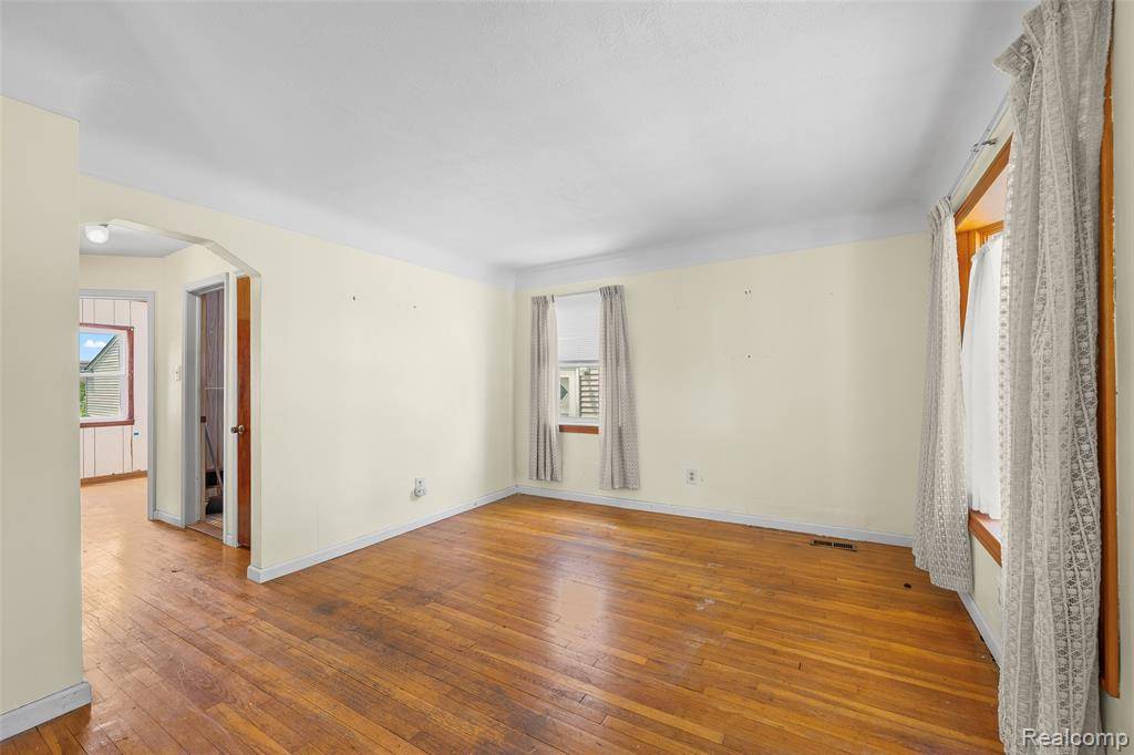 Lincoln Park, MI 48146,2359 Detroit Avenue