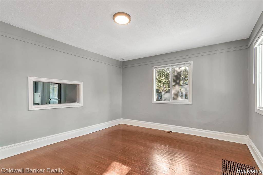 Ann Arbor, MI 48189,43 Margaret Street