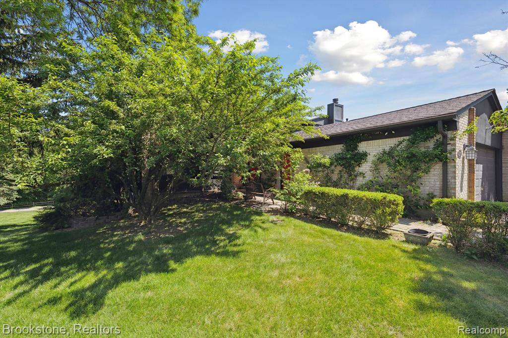 Bloomfield Hills, MI 48302,4279 Wabeek Lake S Drive
