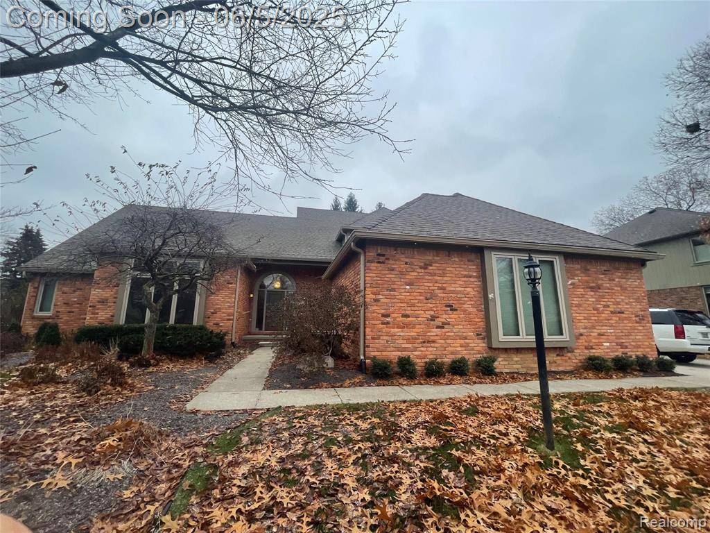 Rochester Hills, MI 48306,3235 PARKWOOD Drive