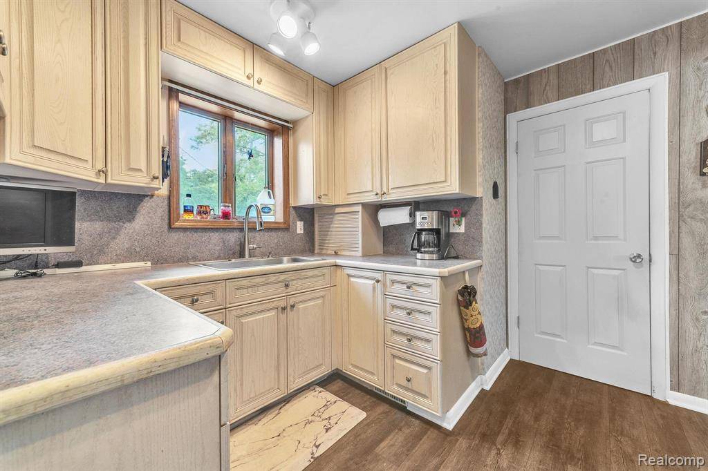 Farmington, MI 48336,22862 Montclair Street