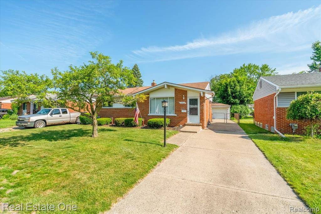 Westland, MI 48186,32622 Parkwood Street