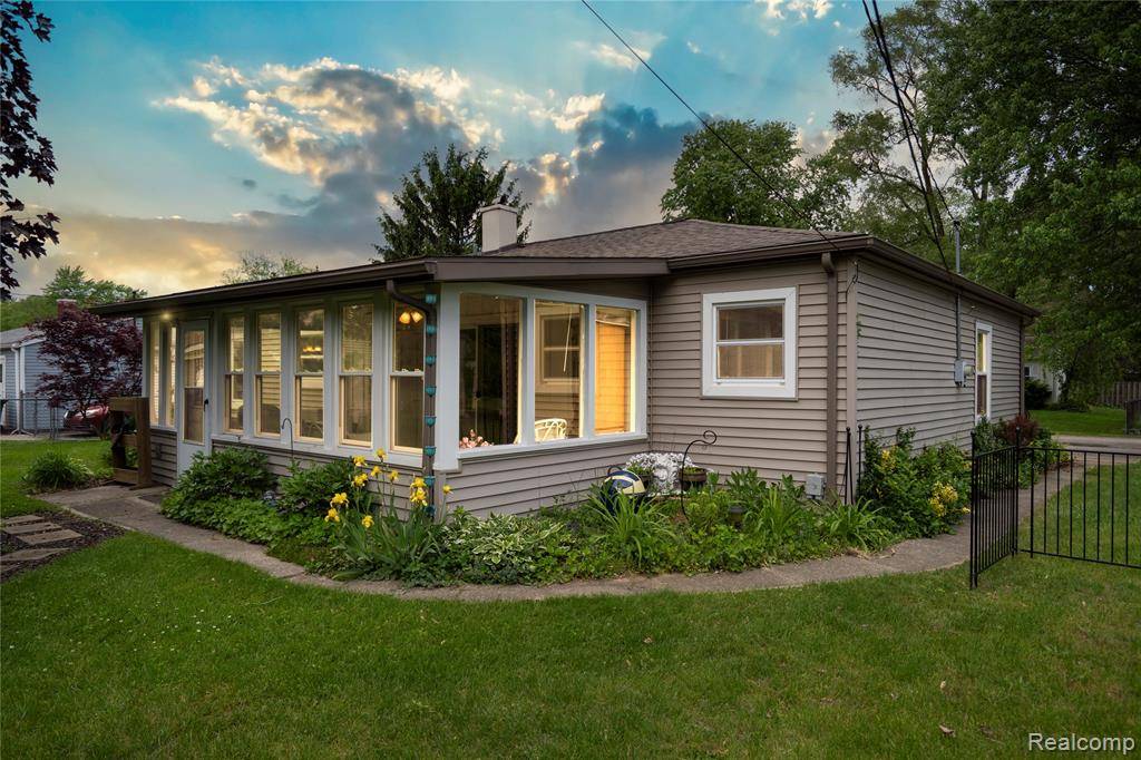 Lake Orion, MI,3886 Queensbury Road