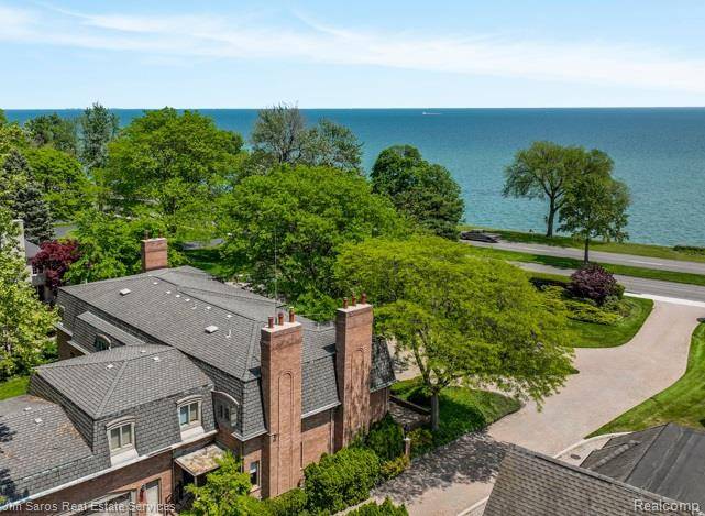 Grosse Pointe Shores, MI 48236,561 Lake Shore Road