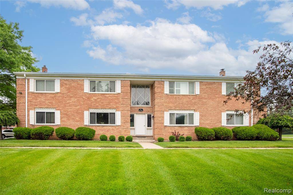 Bloomfield Hills, MI 48302,801 W Long Lake Road