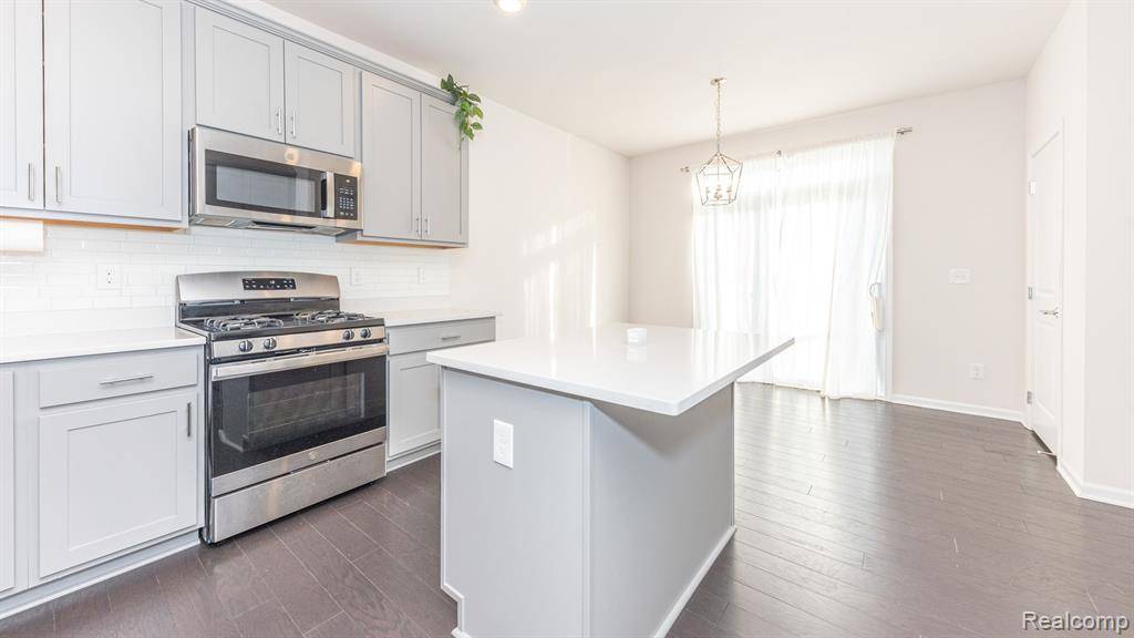 Canton, MI 48188,49685 LANTERN Way