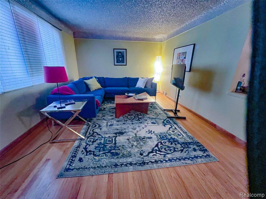 Oak Park, MI 48237,21710 Parklawn Street