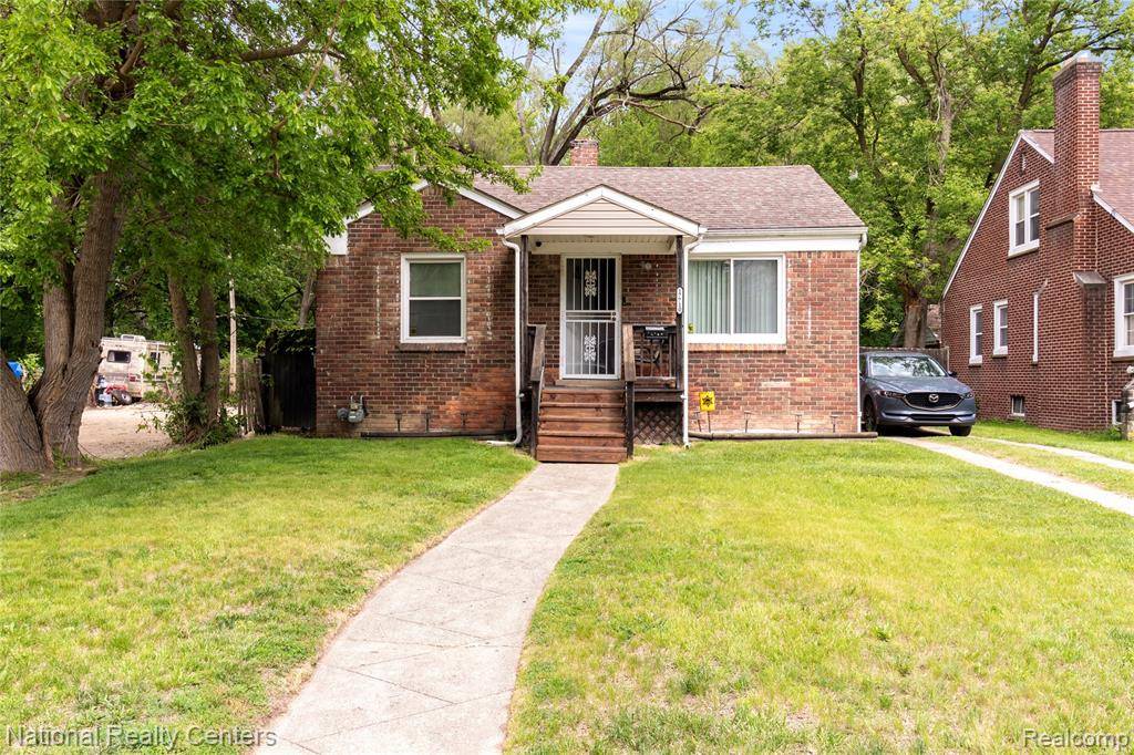 Detroit, MI 48219,17710 Trinity Street