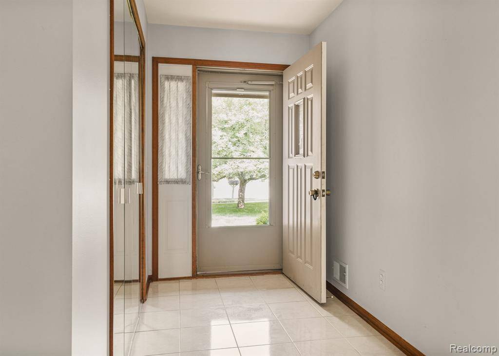 Sterling Heights, MI 48310,37735 Chase Run Drive