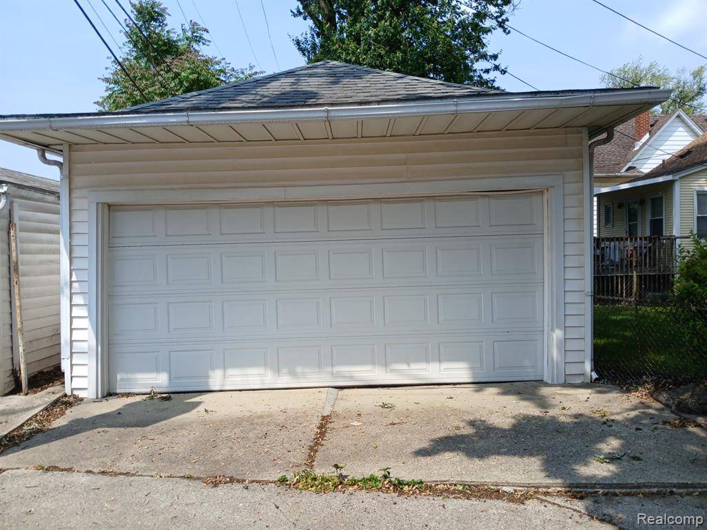 Wyandotte, MI 48192,113 Bondie Street
