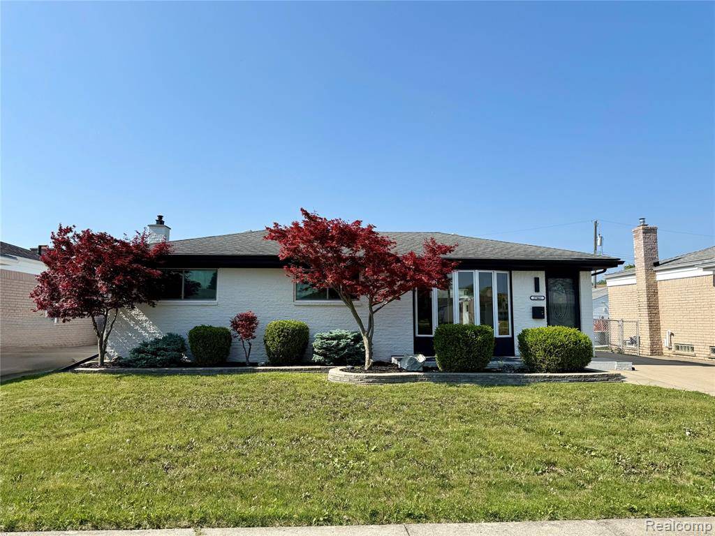 Clinton Twp, MI 48066,27661 Larry Street