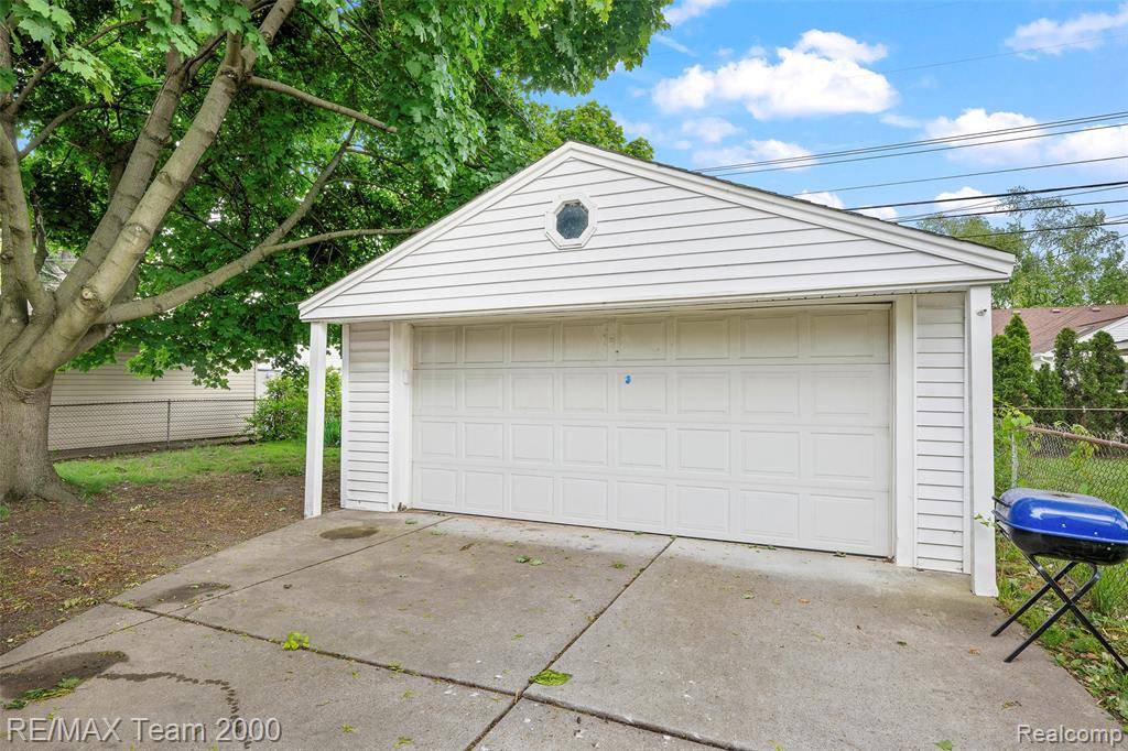 Dearborn, MI 48124,1443 BIRCHCREST Drive