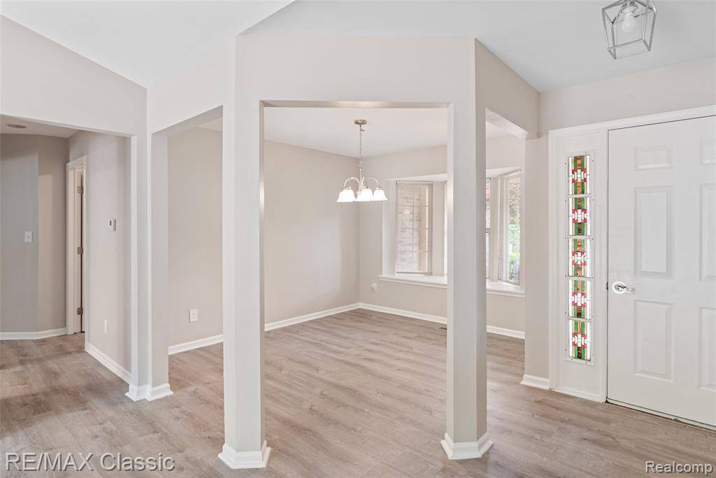 Plymouth, MI 48188,995 Wildwood Lane