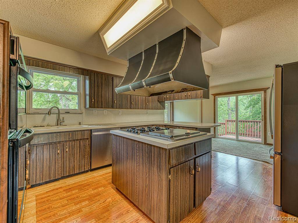 New Boston, MI 48164,22191 Bell Road