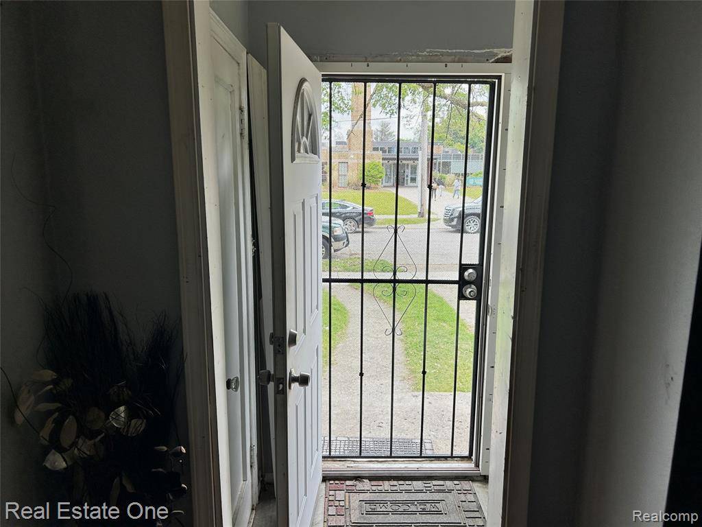 Detroit, MI 48235,16857 Cheyenne Street
