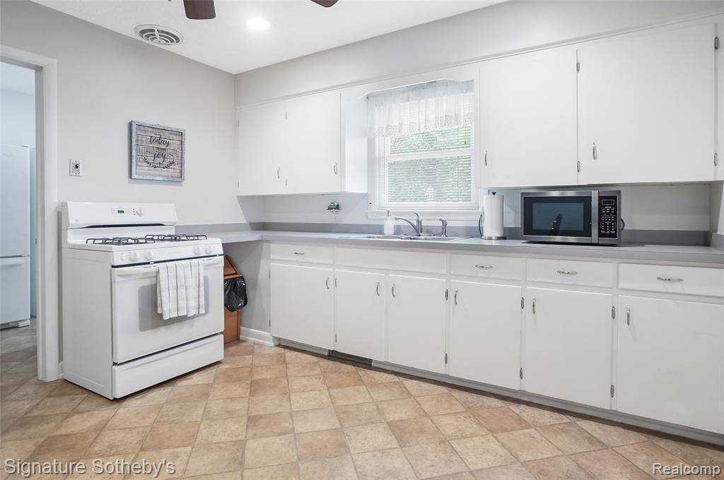 Howell, MI 48843,300 Cornell Street