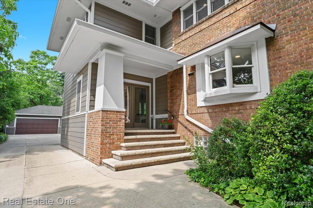 Pleasant Ridge, MI,22 Elm Park Boulevard