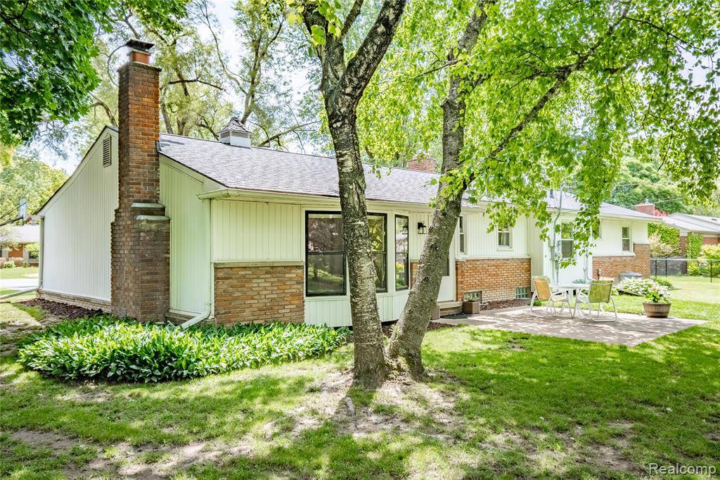 Farmington, MI 48334,28441 Westerleigh Road