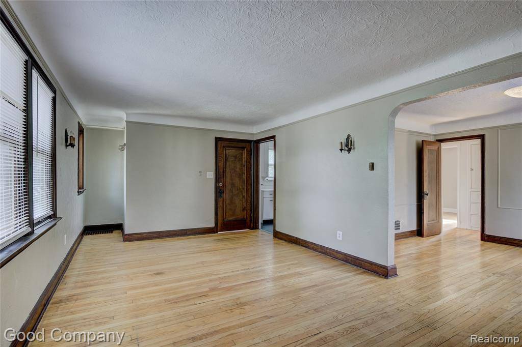 Royal Oak, MI 48067,1722 W FARNUM Avenue