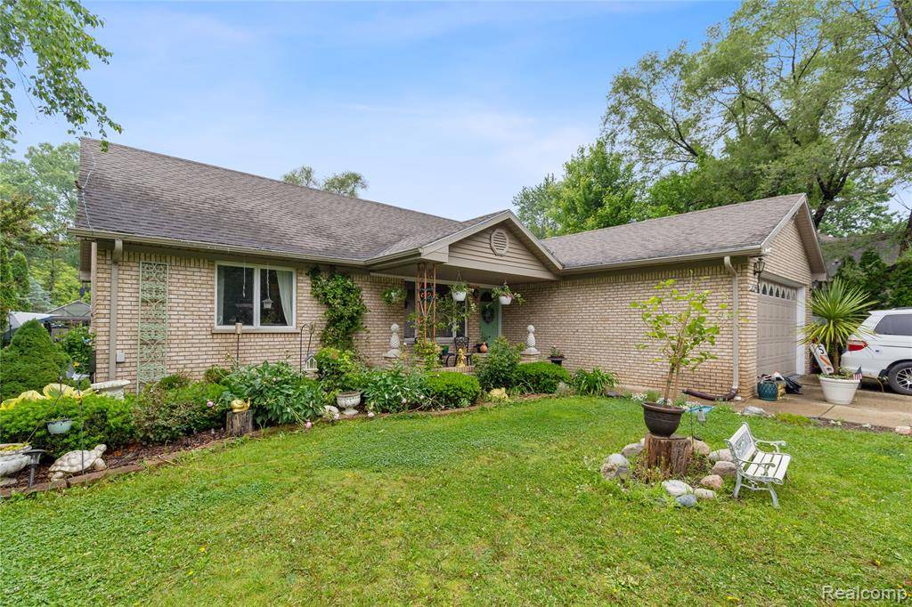 Sterling Heights, MI 48310,37209 Curwood Drive