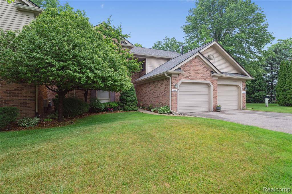 Farmington Hills, MI 48331,29865 Indian Trail