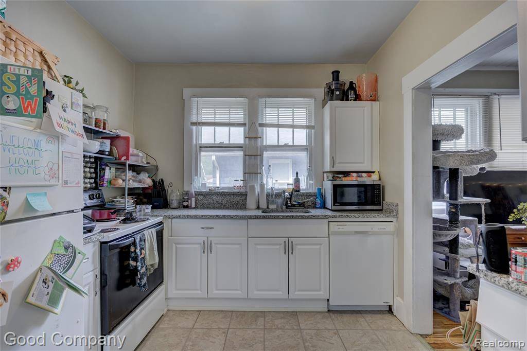 Royal Oak, MI 48067,501 W FARNUM Avenue