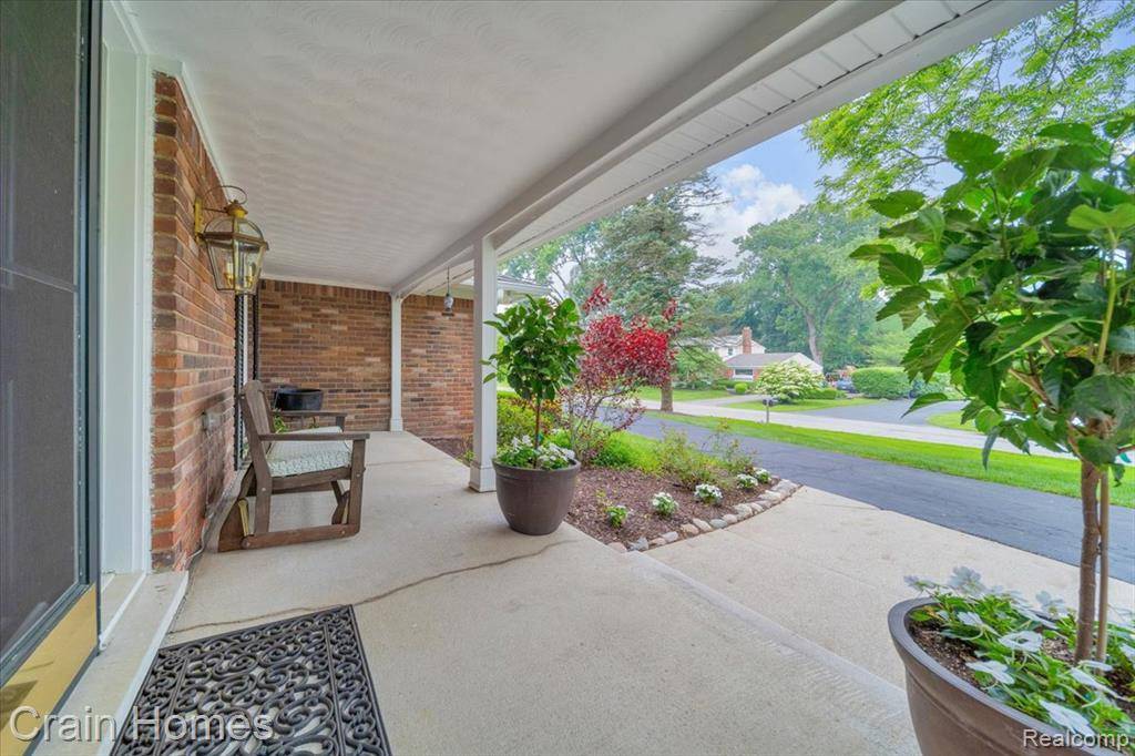 Bloomfield Hills, MI 48304,2861 Whittier Drive