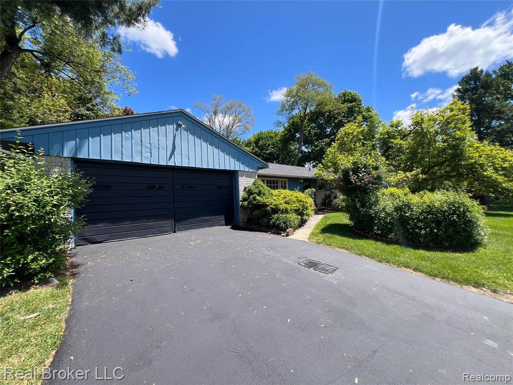 Farmington, MI 48336,33200 Raphael Road