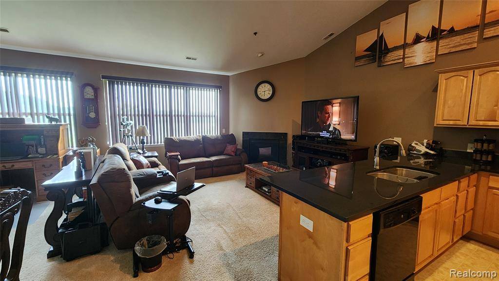 Brighton, MI 48116,5889 High Point Court