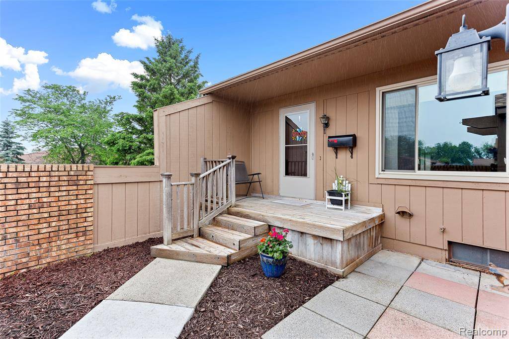 South Lyon, MI 48178,25389 Potomac N