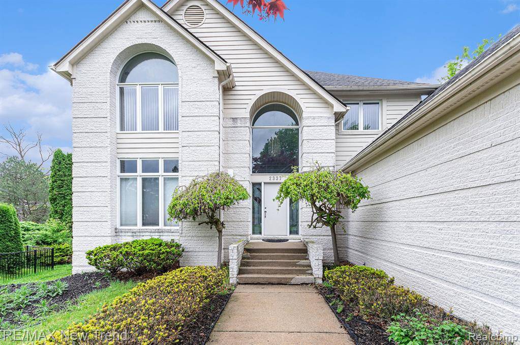 West Bloomfield, MI,2337 HORSESHOE Drive