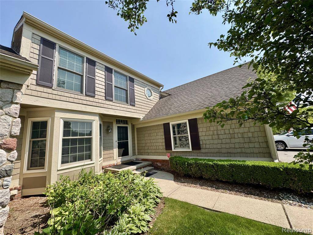 Bloomfield Hills, MI 48304,719 Upper Scotsborough Way