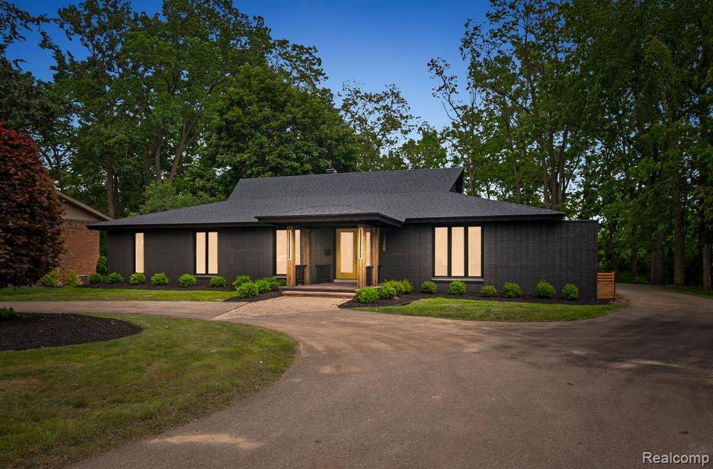Bloomfield Hills, MI 48323,3405 Pine Estates Drive