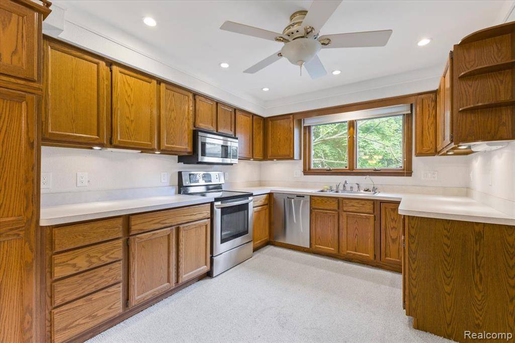 Troy, MI 48085,5538 Larkins Drive