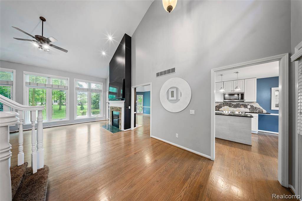 Grosse Ile, MI 48138,8487 Sherwood Drive